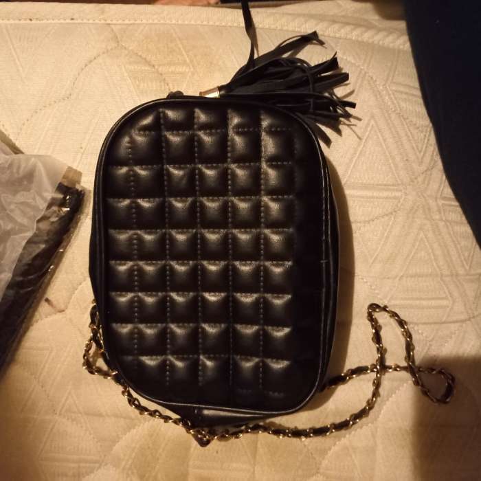 Фотография покупателя товара Сумка женская кросс-боди на молнии, 21×7×14 см, в клетку, чёрная - Фото 3