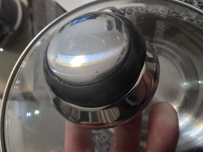 Фотография покупателя товара Набор посуды «Чёрная ночь», 8 предметов: кастрюли 1.5 л, 2 л, 3 л, сковородка d=24 см, 4 крышки, индукция, нержавеющая сталь - Фото 1