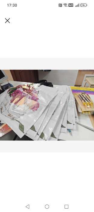 Фотография покупателя товара Пакет «Цветы ассорти», полиэтиленовый с пластиковой ручкой, 38×34 + 3 см, 90 мкм - Фото 8