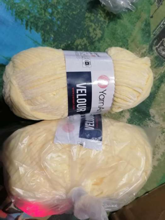 Фотография покупателя товара Пряжа "Velour" 100% микрополиэстер 170м/100г (844 жёлтый)