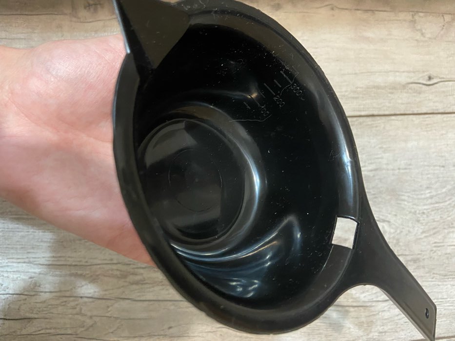 Фотография покупателя товара Чаша для окрашивания, с удлинённой ручкой, 300 мл, d = 12 см, цвет чёрный