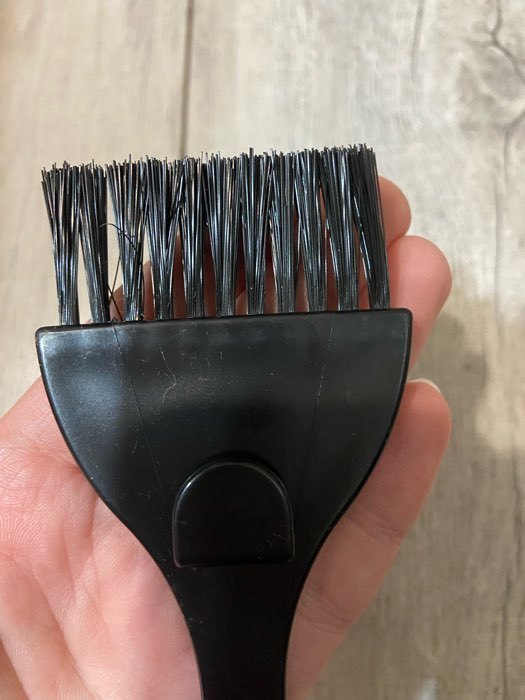 Фотография покупателя товара Кисть для окрашивания волос с фиксатором, 21 х 5,5 см, цвет чёрный
