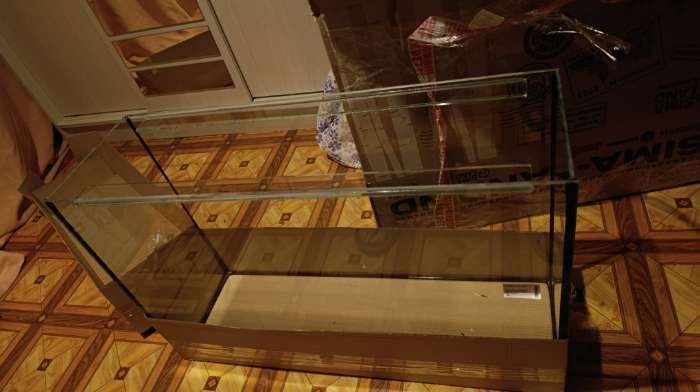 Фотография покупателя товара Аквариум Прямоугольный «Атолл» с крышкой, 100 л, 80×25×50/55 см, чёрный - Фото 2