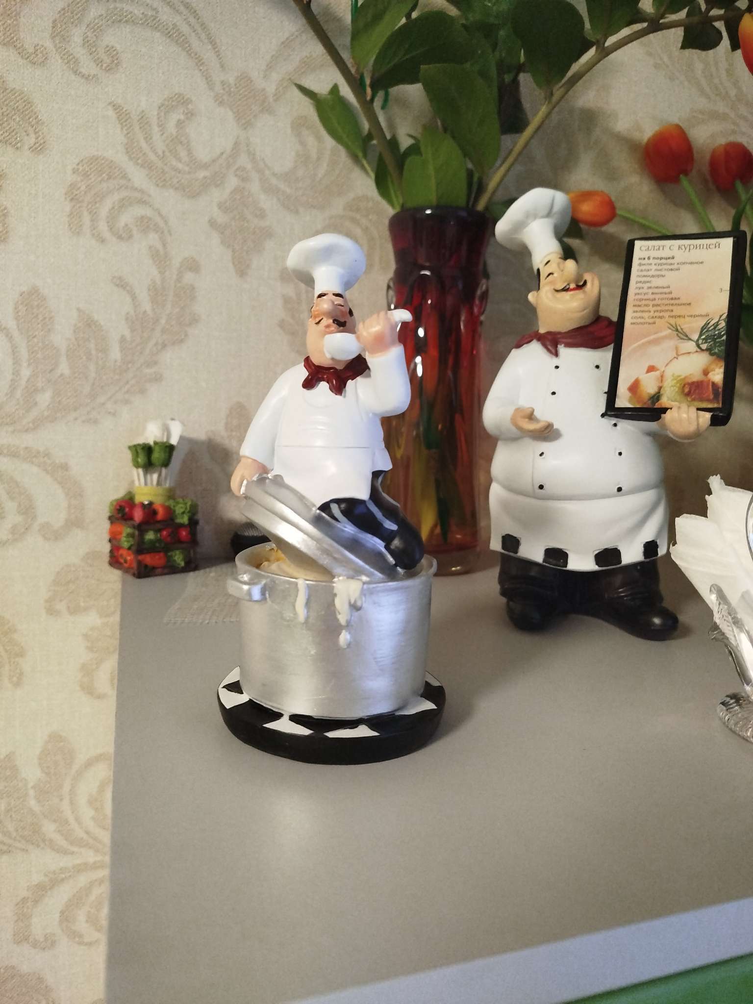 Фотография покупателя товара Фигурка полистоун «Повар на кастрюле: снимает пробу», 18.3×9×9.3 см - Фото 1