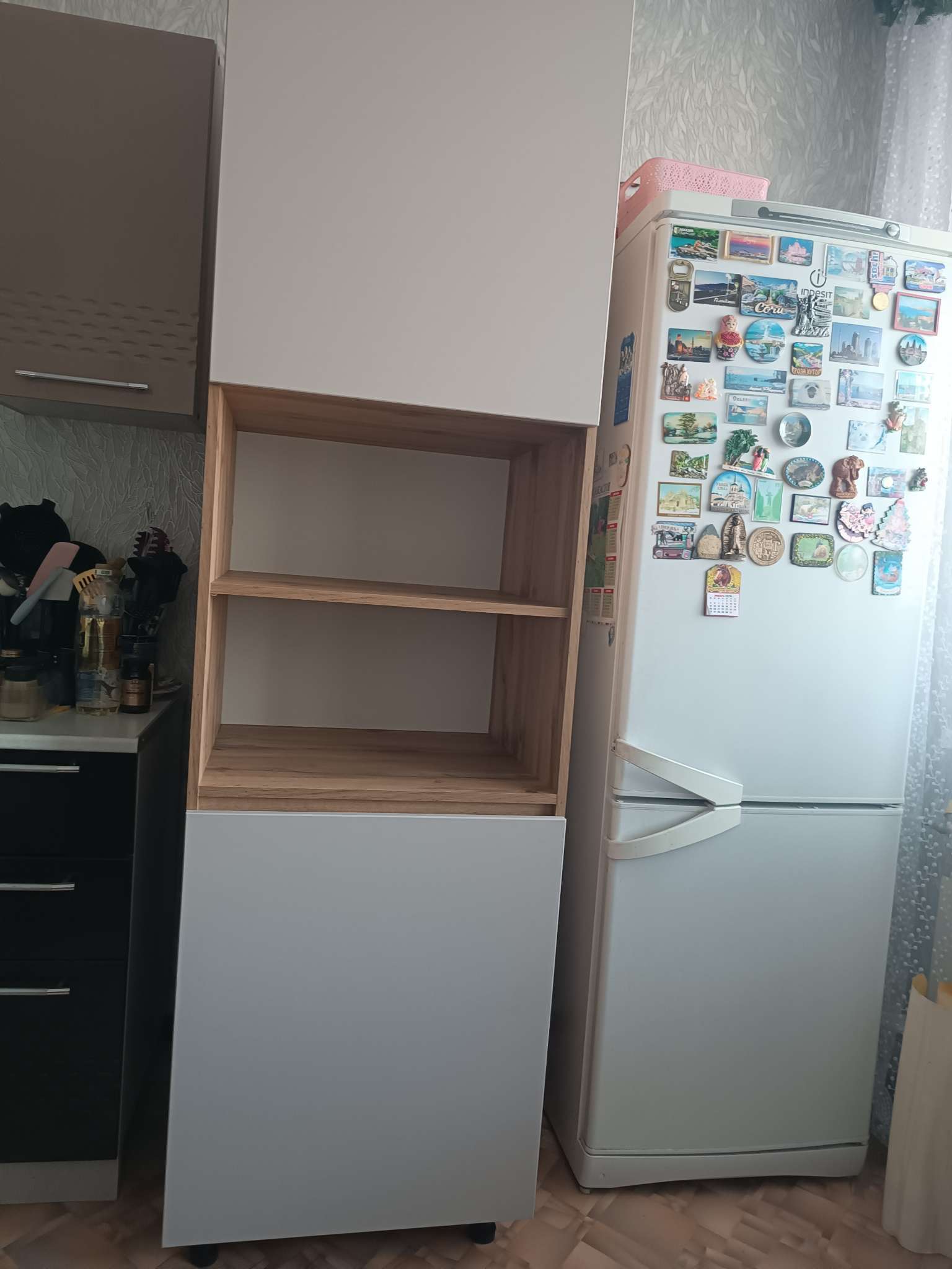 Фотография покупателя товара Шкаф пенал для кухни «Ника», 600×576×2132 мм, бежевый софт МДФ, дуб вотан - Фото 3