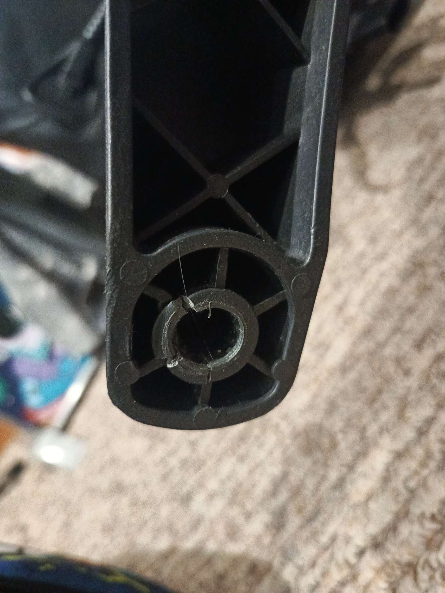 Фотография покупателя товара Кресло компьютерное игровое «Клик Мебель», на колёсиках, экокожа, цвет чёрный - Фото 2