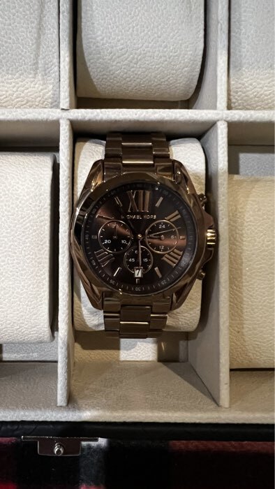 Фотография покупателя товара Шкатулка для часов 12 отделений «Питон чёрный с белой строчкой», с замком, искусственная кожа, 9×32×20 см - Фото 7