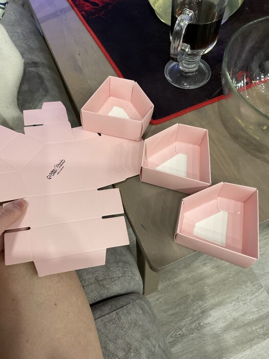 Фотография покупателя товара Коробка подарочная под бижутерию «Розовая, тиснение», 10×9×3.5 см - Фото 8