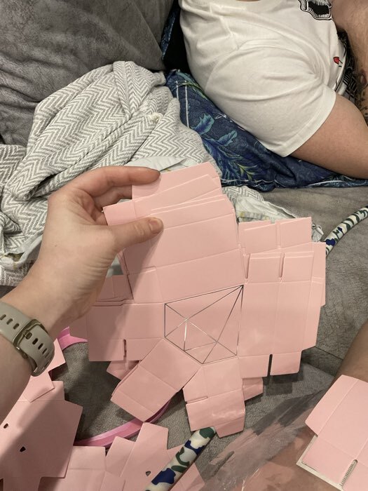 Фотография покупателя товара Коробка подарочная под бижутерию «Розовая, тиснение», 10×9×3.5 см - Фото 7