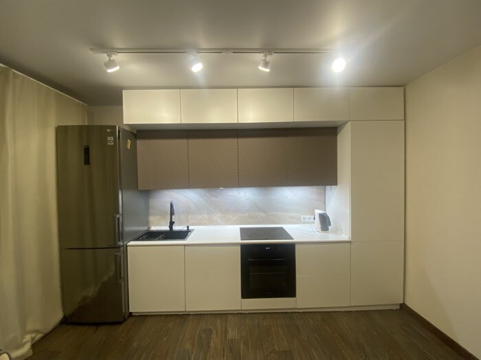 Фотография покупателя товара Кухонный гарнитур трёхуровневый в потолок «Урания», 3000 мм, цвет белый/коричневый софт - Фото 3