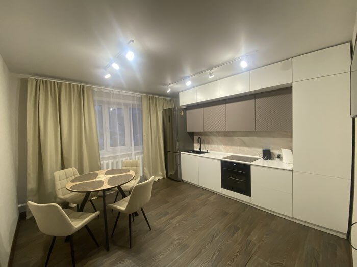 Фотография покупателя товара Кухонный гарнитур трёхуровневый в потолок «Урания», 3000 мм, цвет белый/коричневый софт - Фото 2