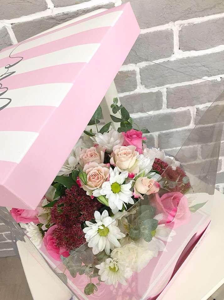 Фотография покупателя товара Коробка подарочная для цветов с вазой и PVC окнами складная, упаковка, With Love 23 х 30 х 23 см - Фото 13