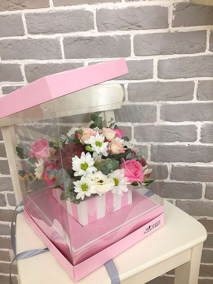 Фотография покупателя товара Коробка подарочная для цветов с вазой и PVC окнами складная, упаковка, With Love 23 х 30 х 23 см - Фото 16
