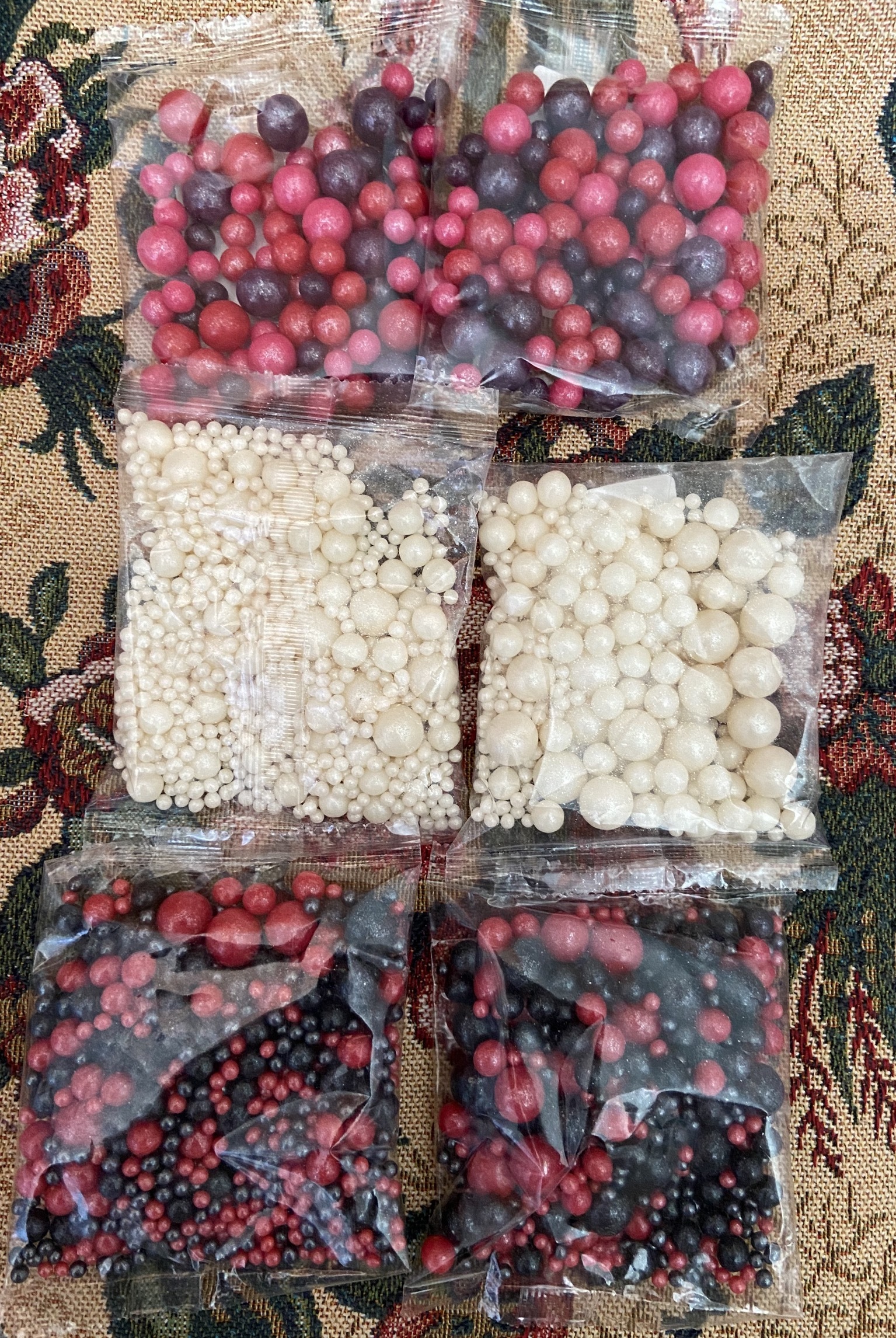 Фотография покупателя товара Посыпка кондитерская "Жемчуг" зерна риса в цветной глазури, красный/черный, 50 г