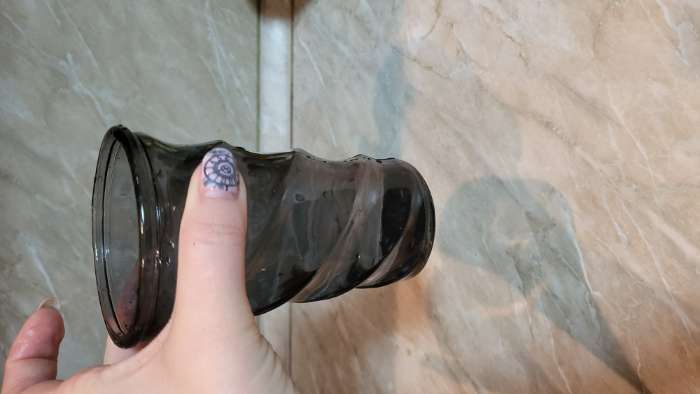 Фотография покупателя товара Стакан «Вихрь», 500 мл, 8×16 см, с трубочкой, силиконовая крышка, стекло, чёрный - Фото 2