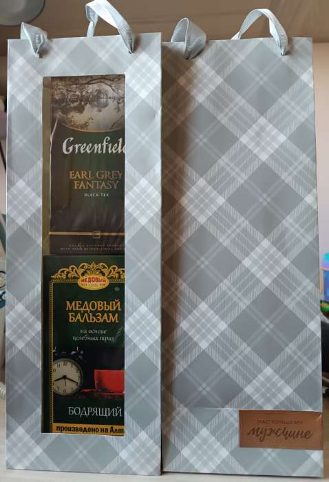 Фотография покупателя товара Пакет подарочный под бутылку, упаковка, «Виноград», 36×13×10 см - Фото 2