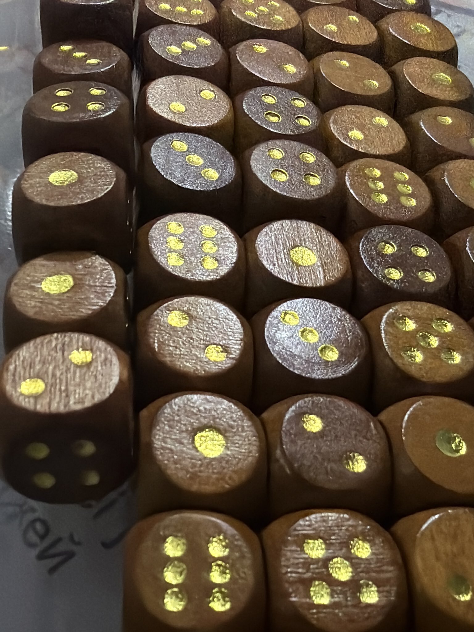 Фотография покупателя товара Кубики игральные, 1.6×1.6 см, набор 50 шт., коричневые - Фото 4