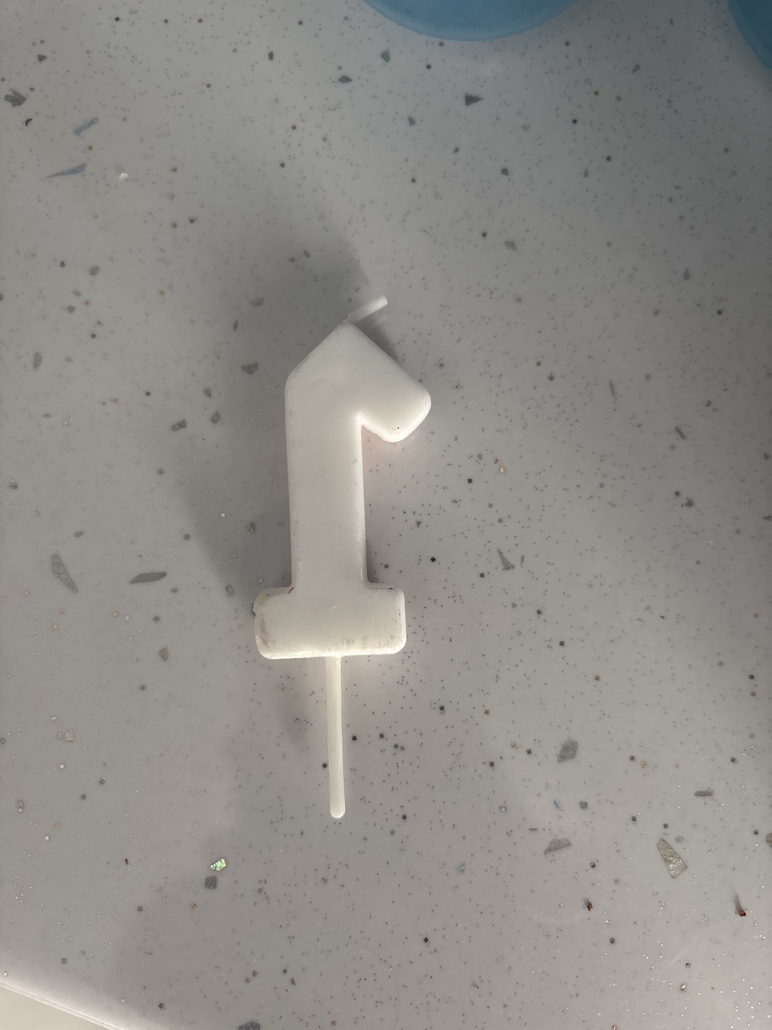 Фотография покупателя товара Свеча в торт «Белый мрамор», цифра 3, ГИГАНТ, 9 см - Фото 3