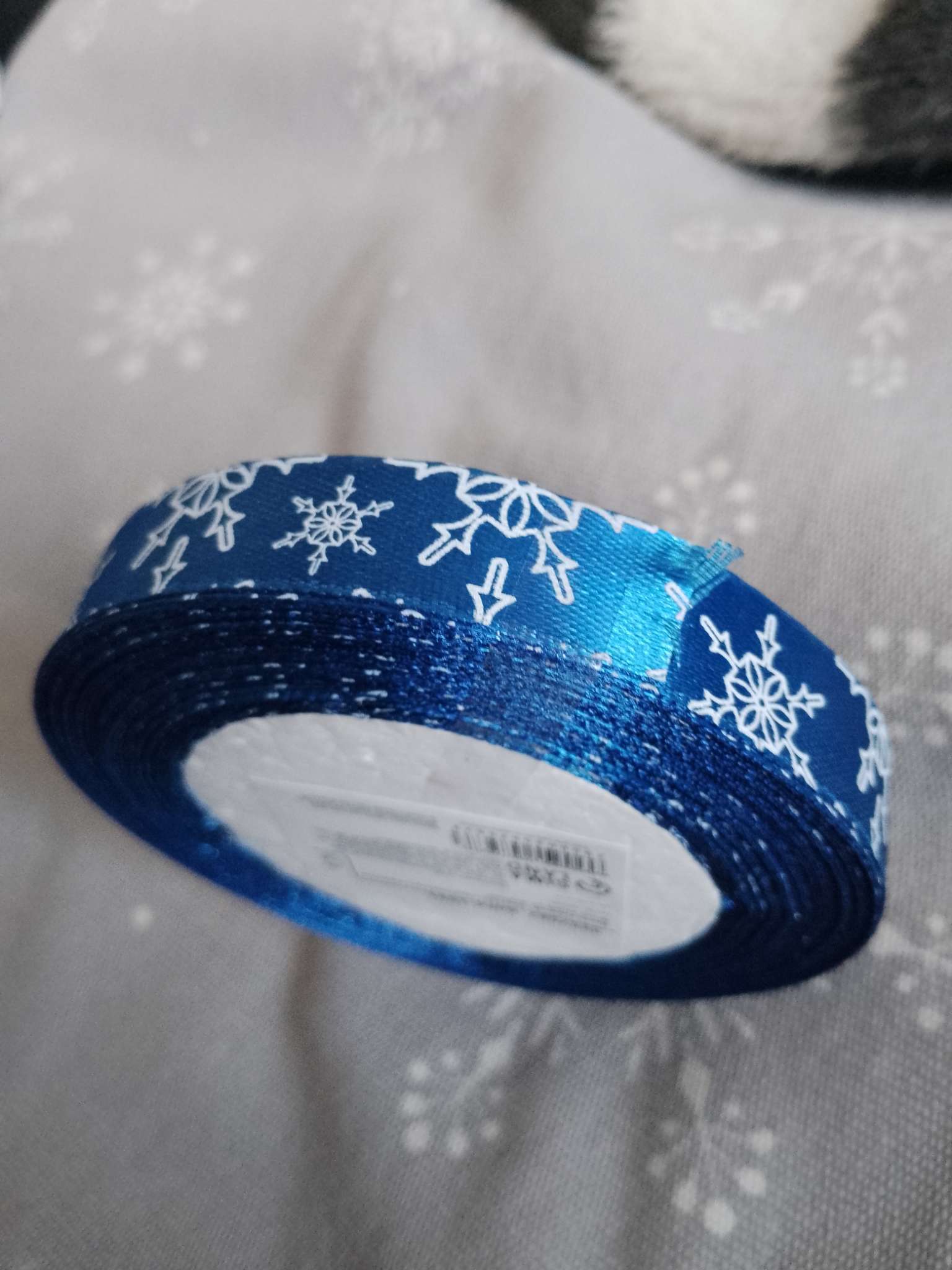 Фотография покупателя товара Лента атласная «Снежинки», 15 мм, 23±1 м, красная - Фото 1