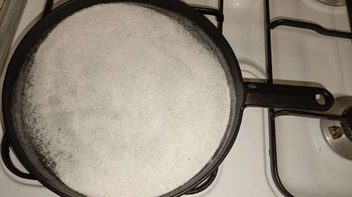 Фотография покупателя товара Сковорода блинная «Круг», d=18 см, индукция, чугун, чёрная - Фото 2