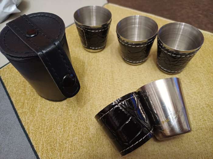Фотография покупателя товара Набор стопок, 30 мл, 4 шт., 4×3.5 см, нержавеющая сталь, экокожа, чёрный - Фото 5