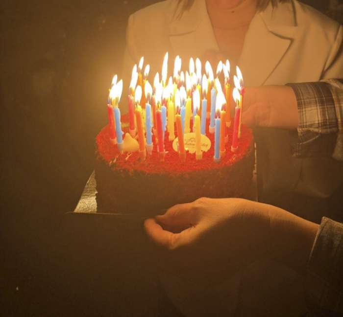 Фотография покупателя товара Свечи для торта «Неон», 10 см, 12 шт., разноцветные - Фото 1