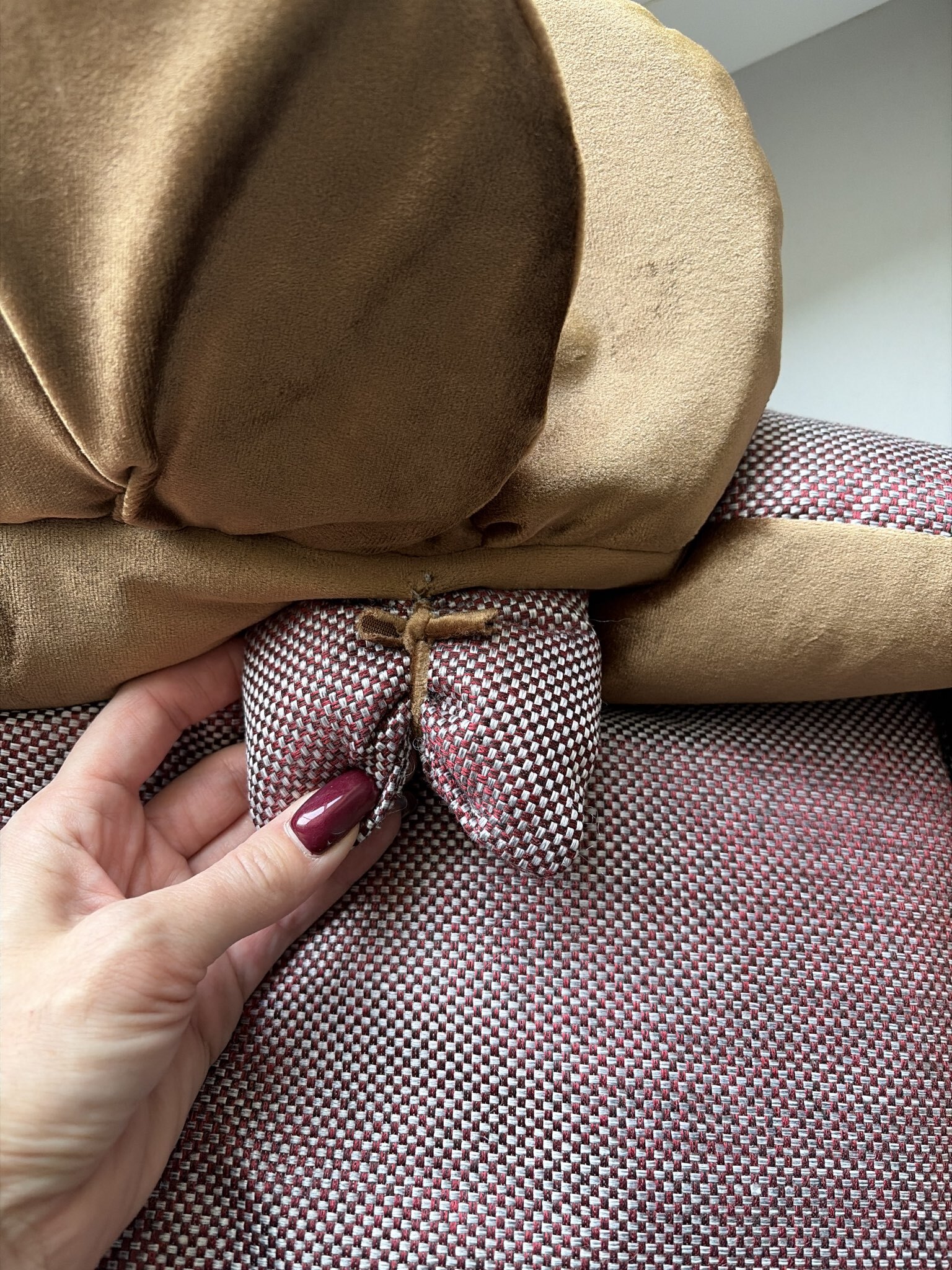 Фотография покупателя товара Лежанка «Милаш», 52×42×15, бязь, плюш, бежево-коричневая - Фото 5