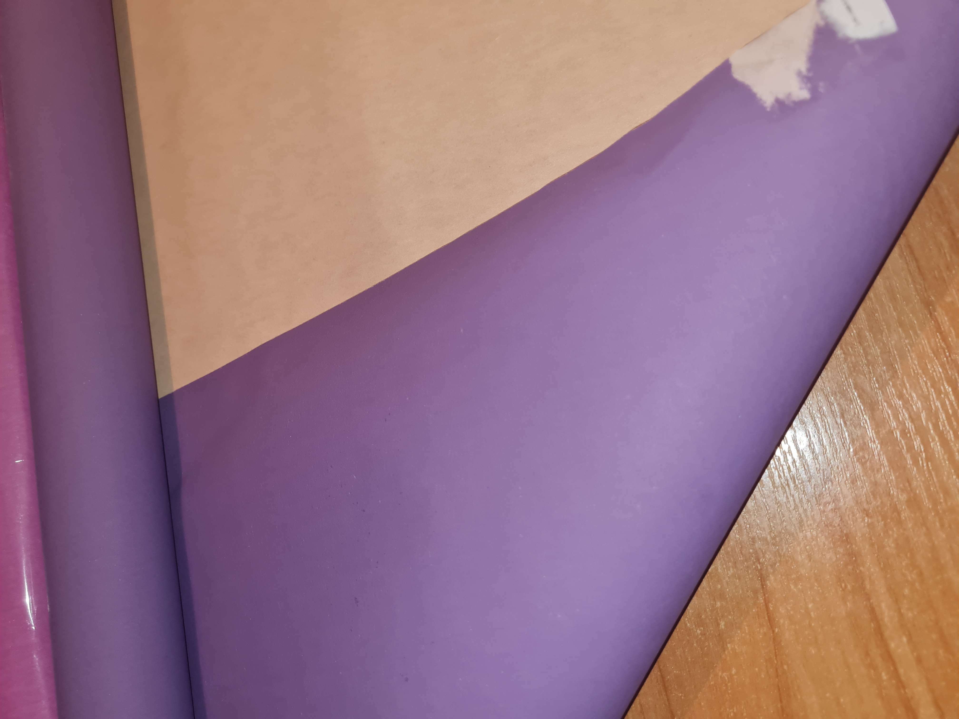Фотография покупателя товара Бумага упаковочная крафт, двухсторонняя, розово-фиолетовый, 0.55 х 10 м, 70 гр/м²