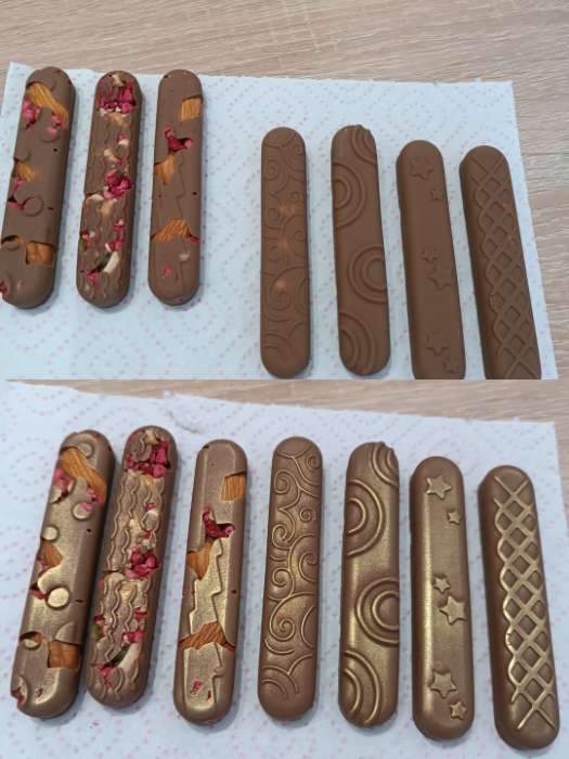 Фотография покупателя товара Форма для выпечки печенья Доляна, силикон, 8 ячеек (8.8×1.5×1 см), 20×10×1.7 см, зелёная - Фото 3