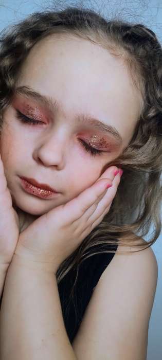 Фотография покупателя товара Палетка теней с блёстками, 35 цветов - Фото 1