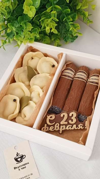 Фотография покупателя товара Коробка для 8 конфет + шоколад, с окном, белая, 17.7×17.8×3.8 см - Фото 1