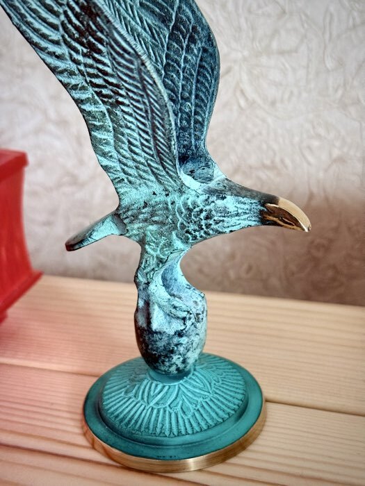 Фотография покупателя товара Сувенир «Степной орёл», 5.5×5.5×15 см, латунь - Фото 2