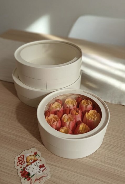 Фотография покупателя товара Набор круглых подарочных коробок, завальцованные с окном, крафт, набор 8 шт., 15×6 см - Фото 1