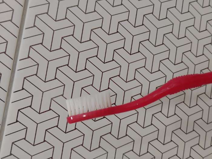 Фотография покупателя товара Зубная щётка Secret Beauty средней жёсткости, микс - Фото 2