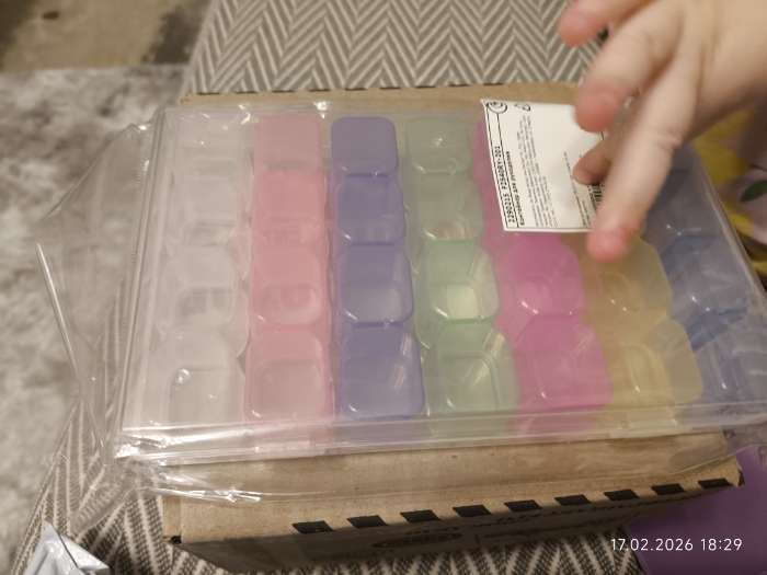 Фотография покупателя товара Органайзер для хранения мелочей, 28 ячеек, 17.5×10.5×2.5 см, разноцветный - Фото 1