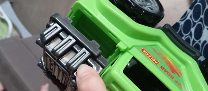 Фотография покупателя товара Автомобиль-каталка «Легионер», с ручкой, цвет зелёный - Фото 2