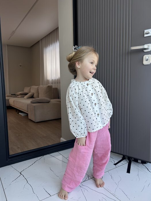 Фотография покупателя товара Блузка для девочки с сердечками MINAKU: Cotton collection, белая, рост 104-110 см - Фото 1