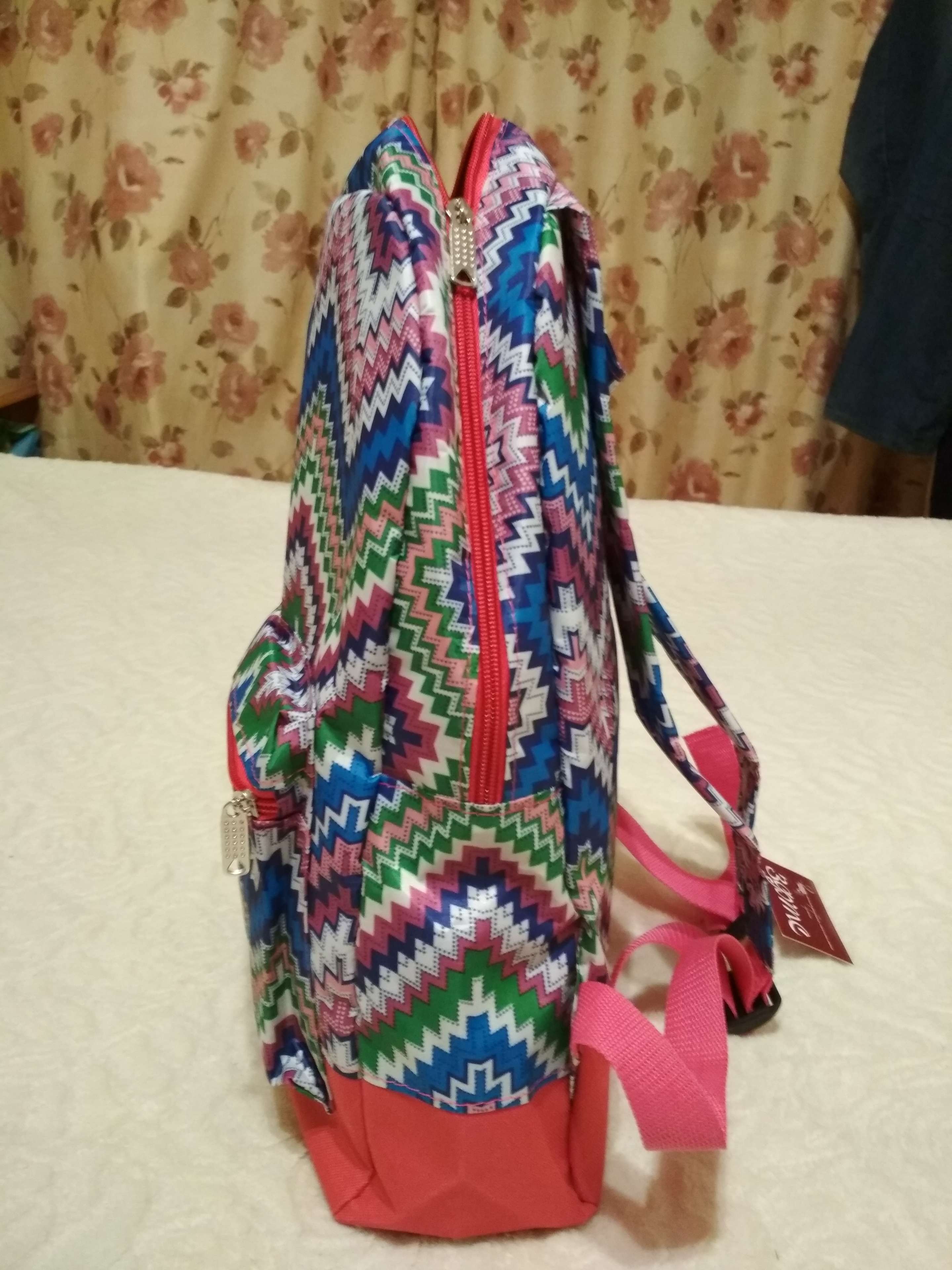Фотография покупателя товара Рюкзак молодёжный, отдел на молнии, наружный карман, цвет бежевый - Фото 3