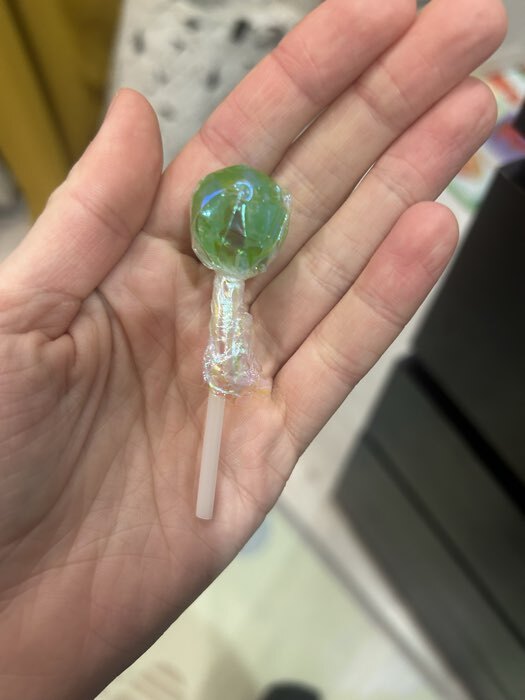 Фотография покупателя товара Карамель взрывная «Приколисты. Crazy Глаз» с игрушкой и татуировкой, 1 г - Фото 2