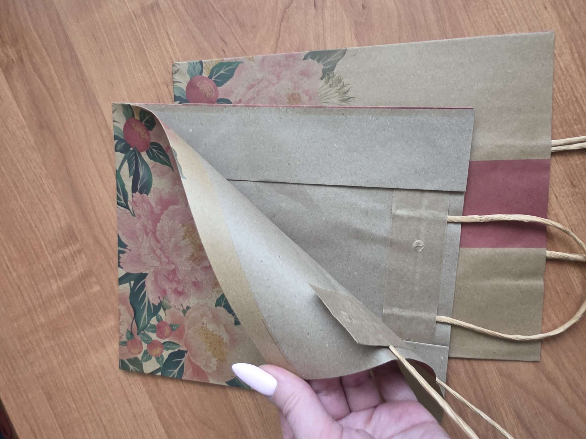 Фотография покупателя товара Пакет подарочный крафтовый, упаковка, «Мечтай», ML 23×27×11.5 см - Фото 3