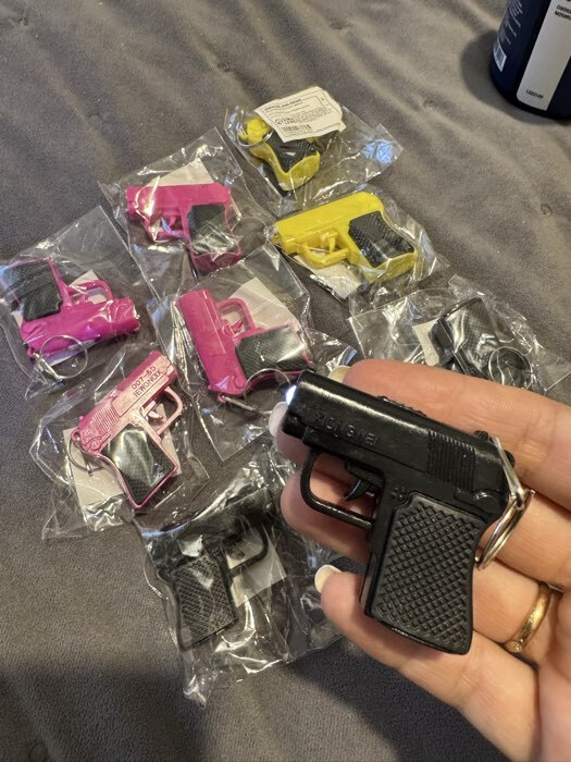 Фотография покупателя товара Фонарик брелок для ключей на кольце «Пистолет», 3×AG3, МИКС - Фото 30