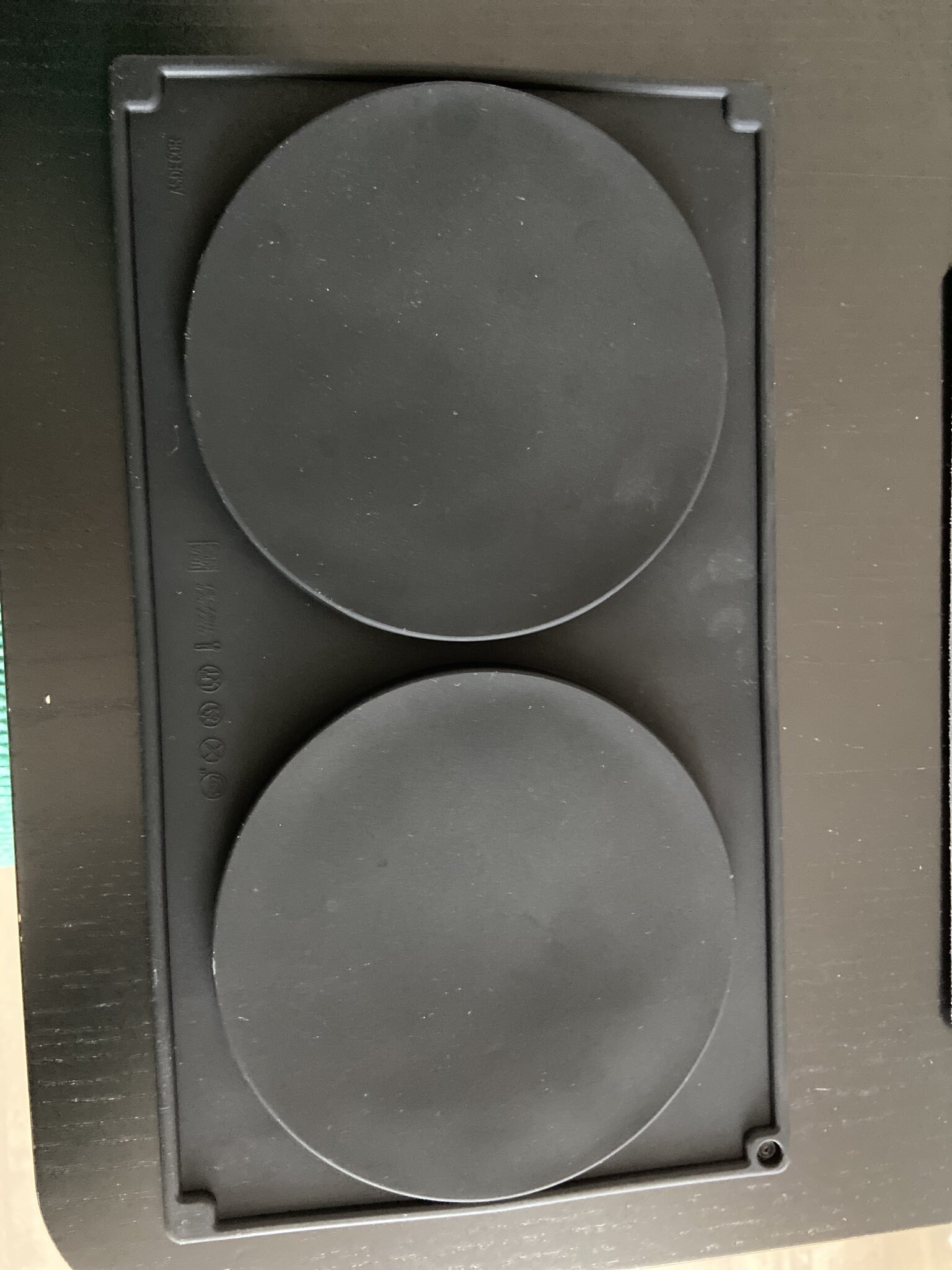 Фотография покупателя товара Форма для выпечки Доляна «Бискотто», силикон, 2 ячейки, 38×19×2 см, d=18 см, чёрная - Фото 1