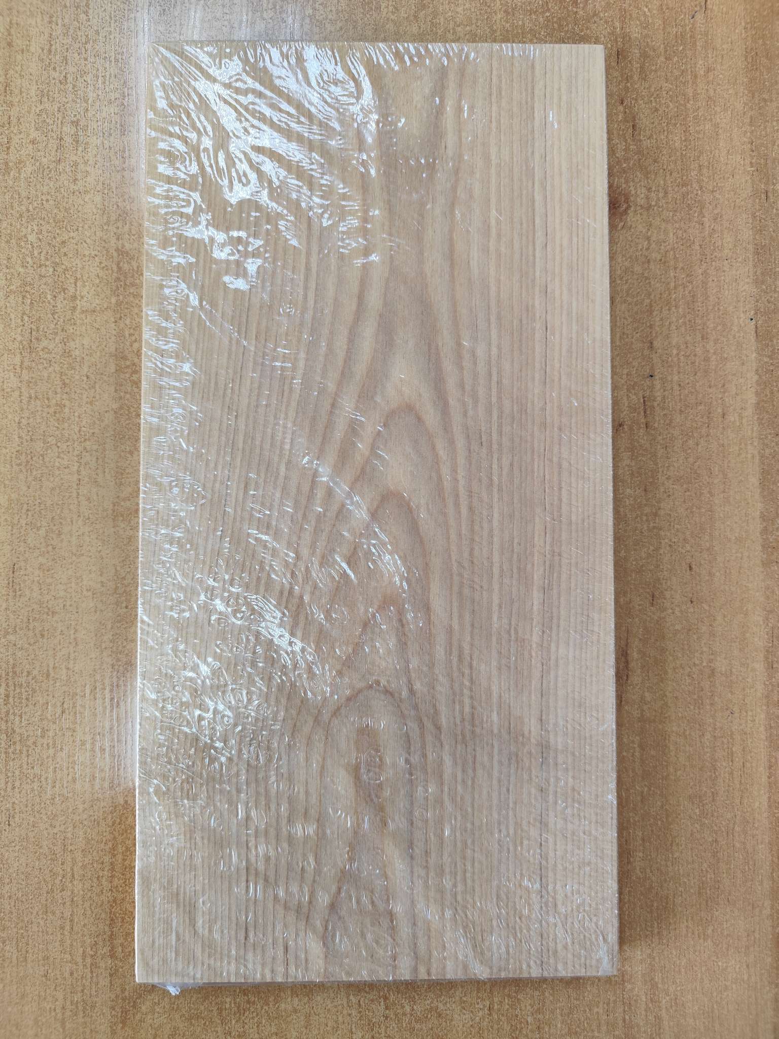 Фотография покупателя товара Доска разделочная деревянная Adelica, 40×20×2 см, покрыта маслом, цельная берёза - Фото 6