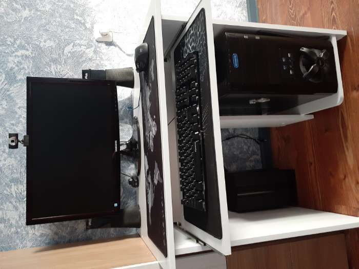 Фотография покупателя товара Компьютерный стол, 800 × 600 × 740 мм, цвет венге/белёный дуб - Фото 1