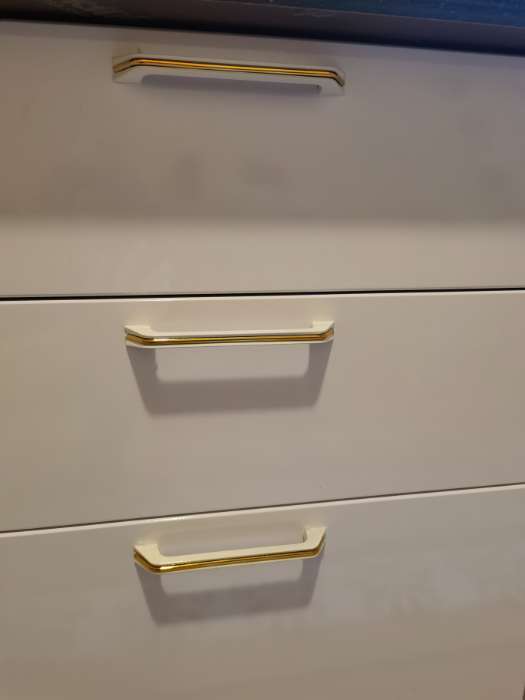 Фотография покупателя товара Ручка-скоба, м/о 128 мм, цвет белый, с золотой вставкой - Фото 4