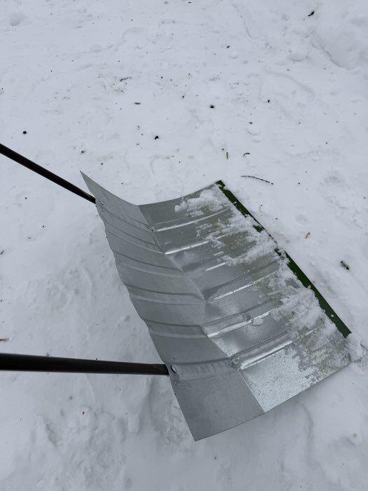 Фотография покупателя товара Движок для уборки снега, оцинкованный ковш 600×750 мм, металлическая планка, металлическая ручка цвет МИКС - Фото 4