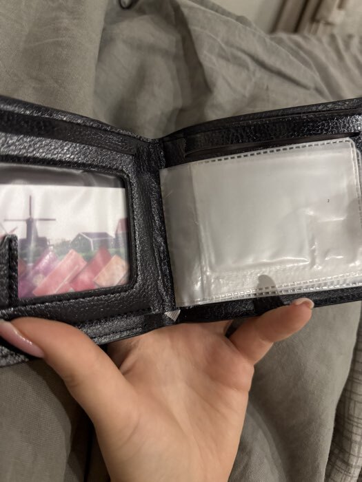 Фотография покупателя товара Портмоне мужское на магните, отдел для купюр, карт, монет, чёрное - Фото 1