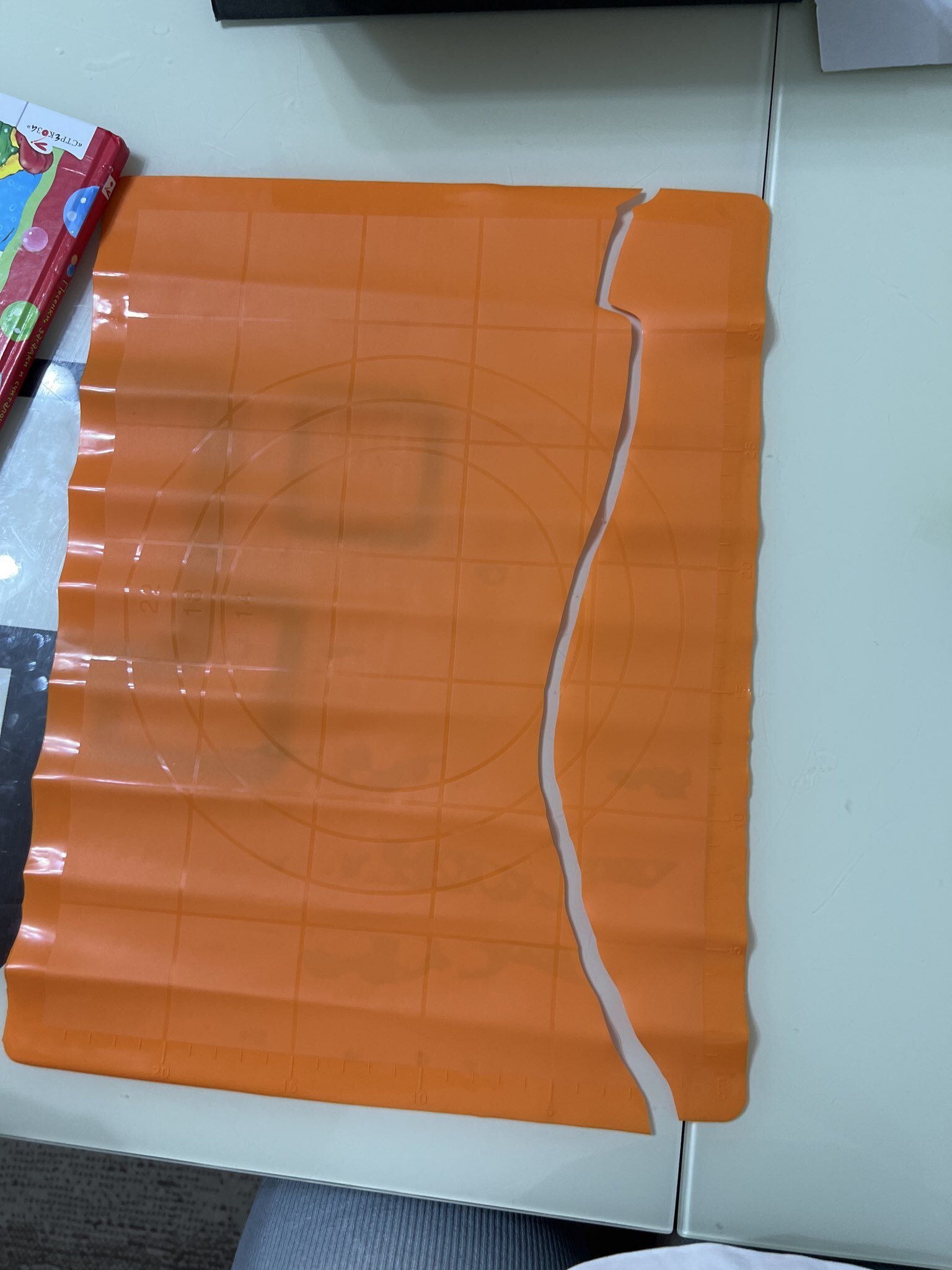 Фотография покупателя товара Коврик для выпечки и раскатки теста с разметкой Доляна «Буссен», силикон, 38×28 см, МИКС - Фото 28