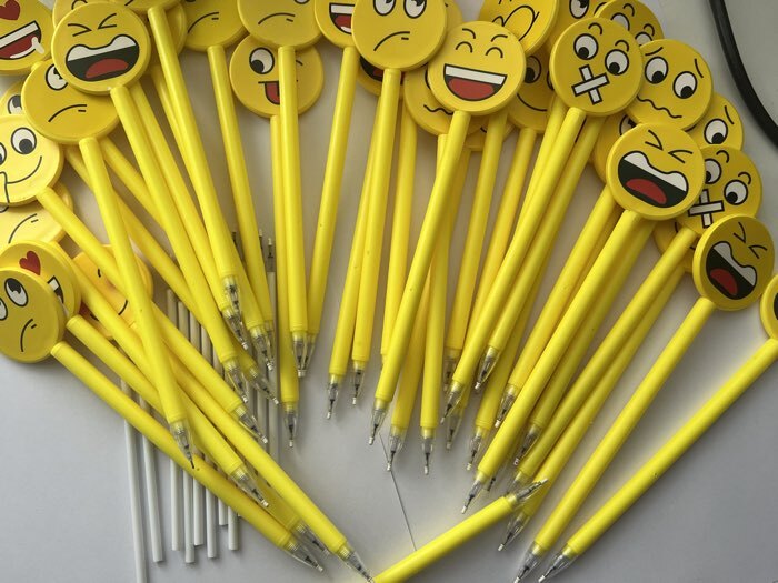 Фотография покупателя товара Ручка-прикол Calligrata «Смайл», синий стержень, гелевая, МИКС - Фото 20