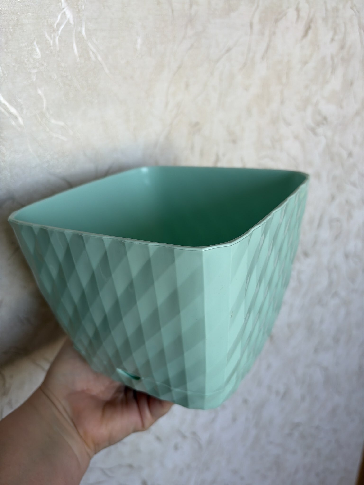 Фотография покупателя товара Горшок для цветов с поддоном «Классика», 2 л, пластиковый, цвет мятный - Фото 1